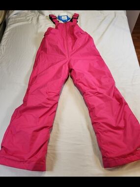 NWT Columbia Snowplough II OUTGROWN Youth M Pink Softshell Snow Bib Pants Winter